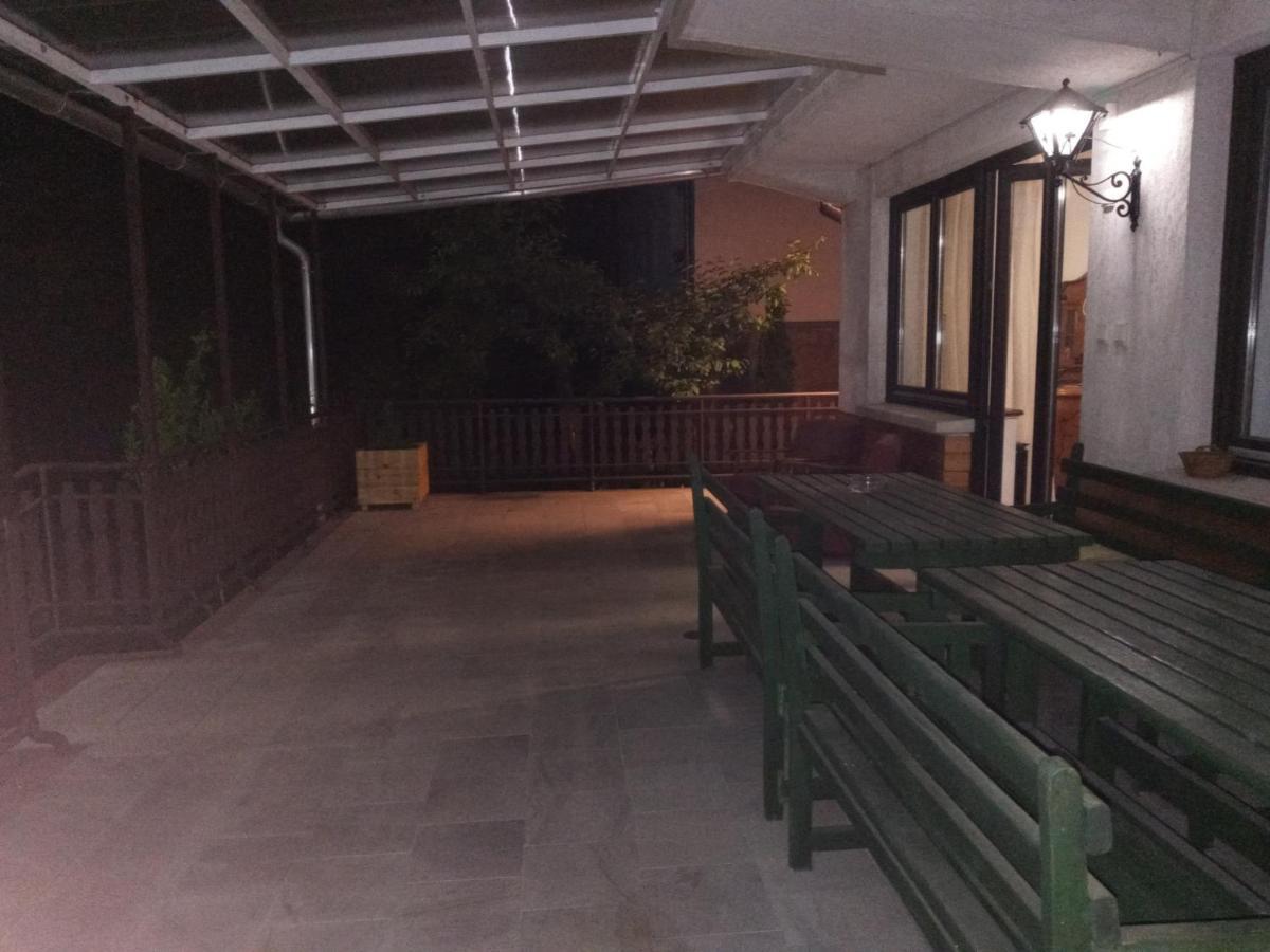 Luxury Eagle Apartman Budapest Bagian luar foto